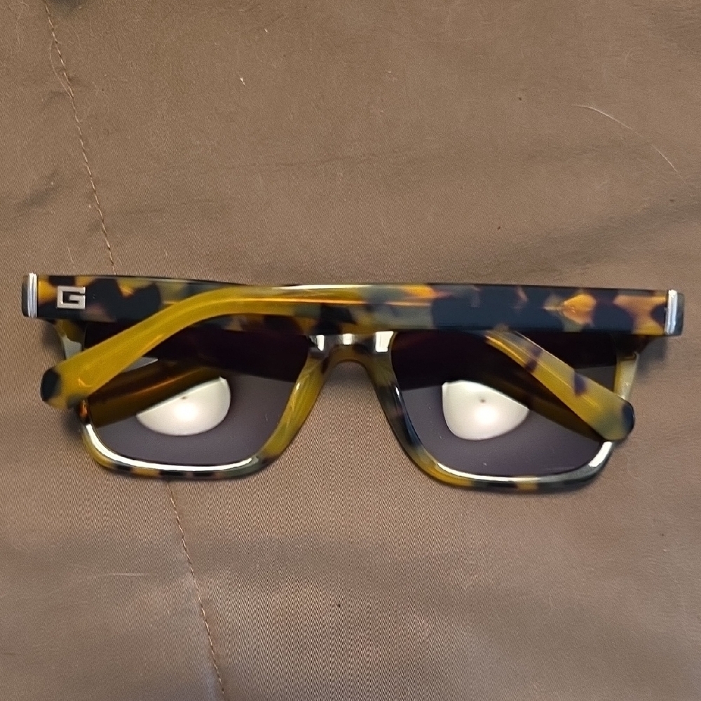 Guess Tortoise Shell Sunglasses - Picture 5 of 10